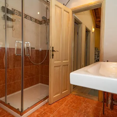 Beautifully Renovated Old Stone House With Large Private Outdoor Pool Βίλα