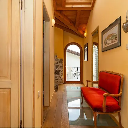 Beautifully Renovated Old Stone House With Large Private Outdoor Pool *