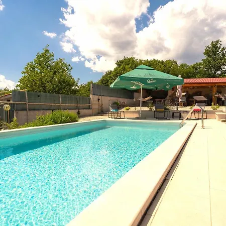 Βίλα Beautifully Renovated Old Stone House With Large Private Outdoor Pool *