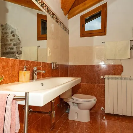 Beautifully Renovated Old Stone House With Large Private Outdoor Pool *