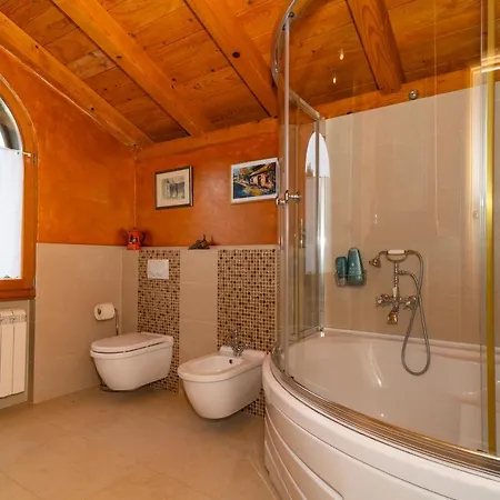 Beautifully Renovated Old Stone House With Large Private Outdoor Pool Βίλα