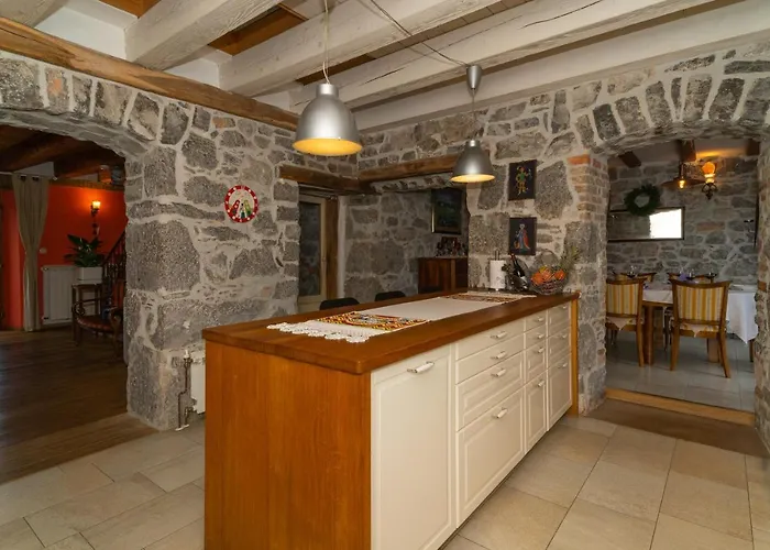Villa Salvia With Pool *