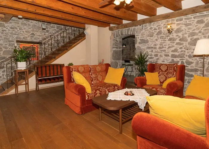 Villa Salvia With Pool *
