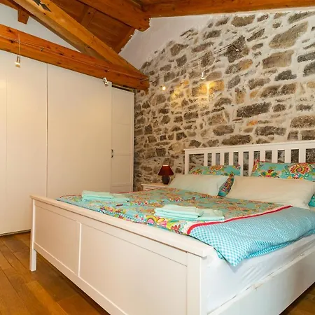Villa Luxurious In Ruii Croatia With Private Pool And Garden